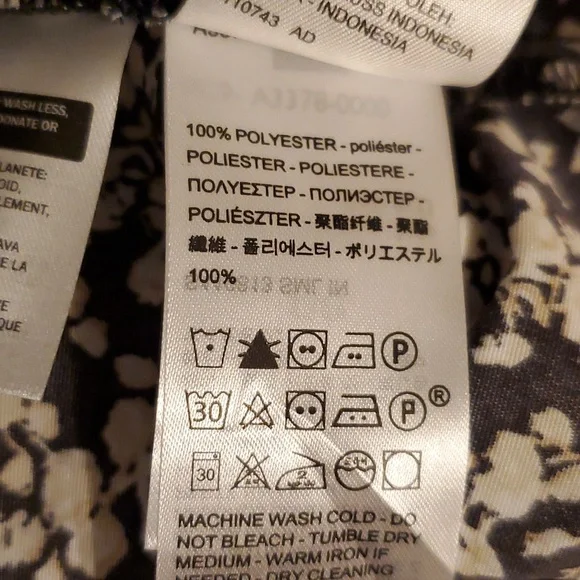 Levi's Crop Top - Picture 10 of 10